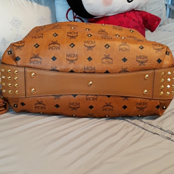 🌺💋Studded MCM Drawstring Bag w/ Wallet💋🌺 - Picture 6 of 7